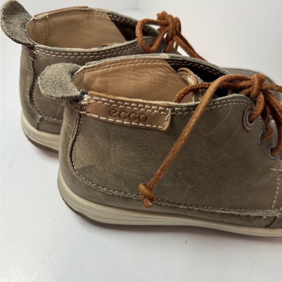 ECCO Chase II  Leather Bootie - Picture 5 of 9